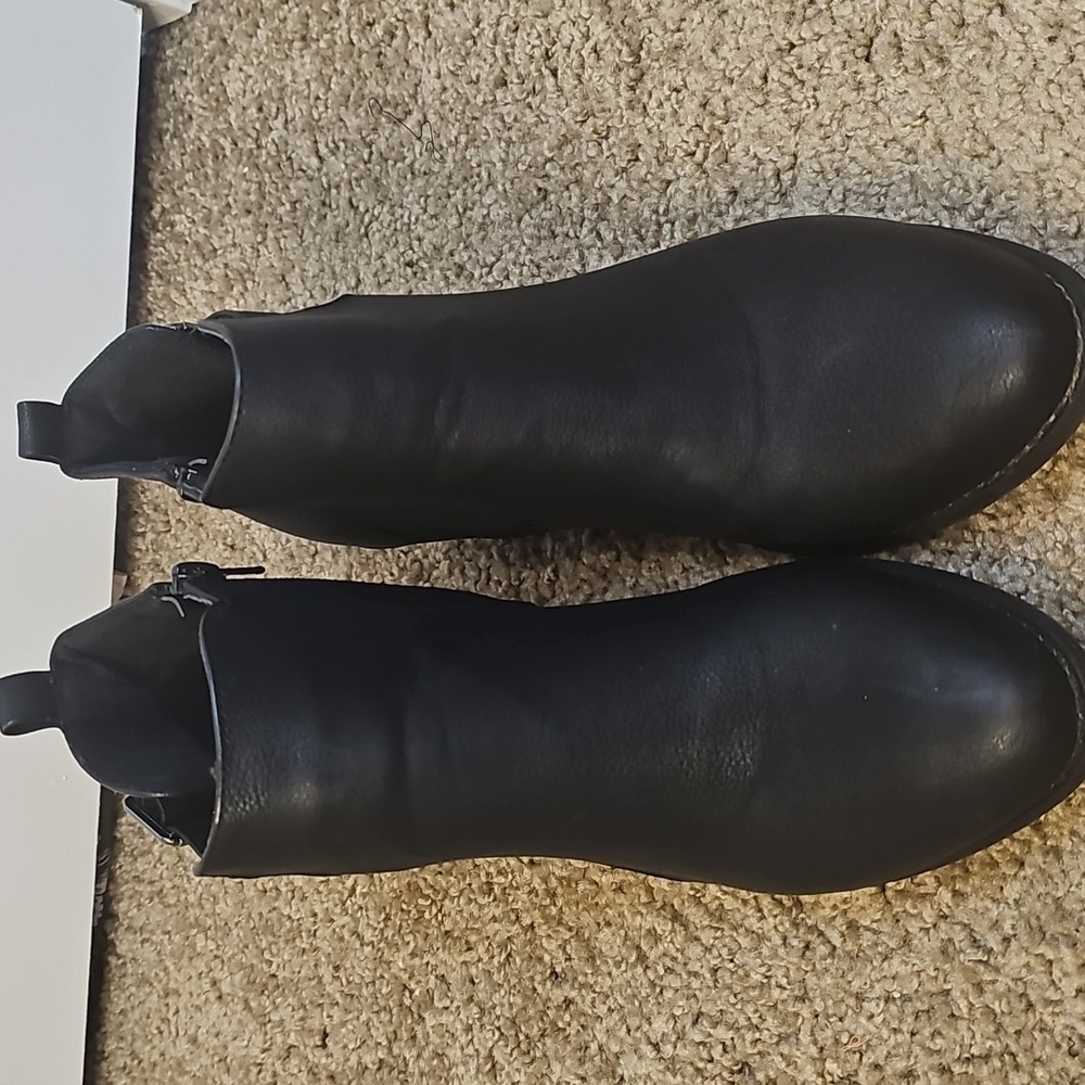 Ingaro.  Women’s Black Buckle Ankle Boots Booties Side Zip‎ Size 10